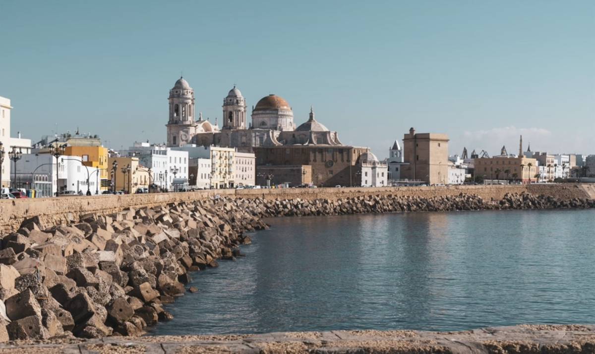 Kathedrale von Cádiz an der Atlantikküste in Andalusien