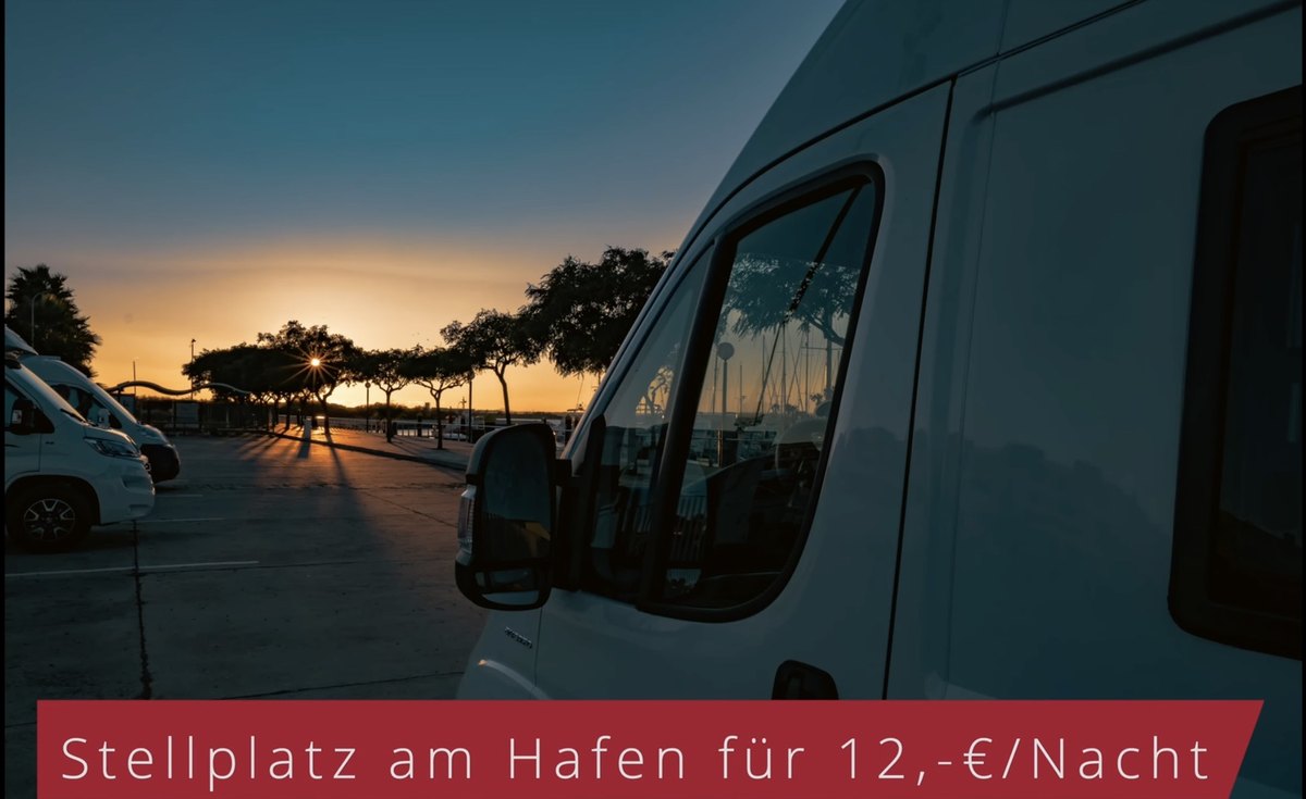 Camper Stellplatz am Hafen von Ayamonte bei Sonnenuntergang