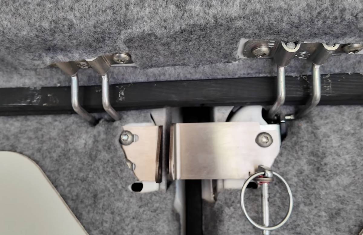Hecktürverriegelung mit Splint für Ducato Boxer Jumper Camper